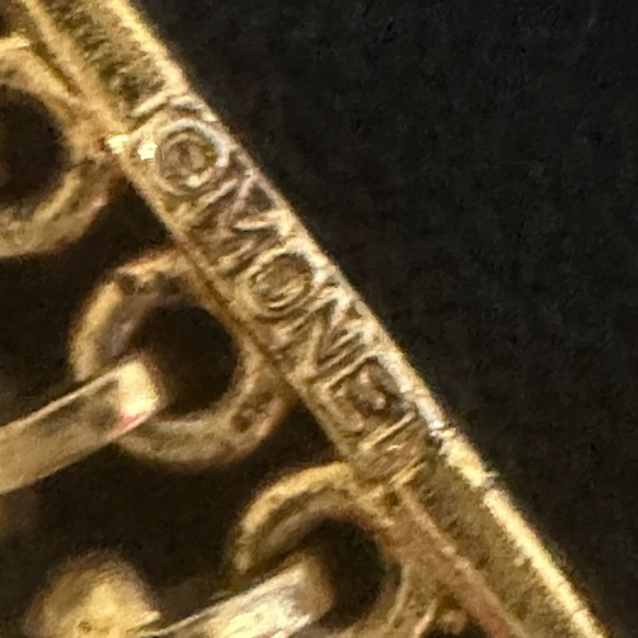 Vintage Signed Monet Chocker . Shell Pearls Woman’s Designer Necklace - Picture 3 of 4